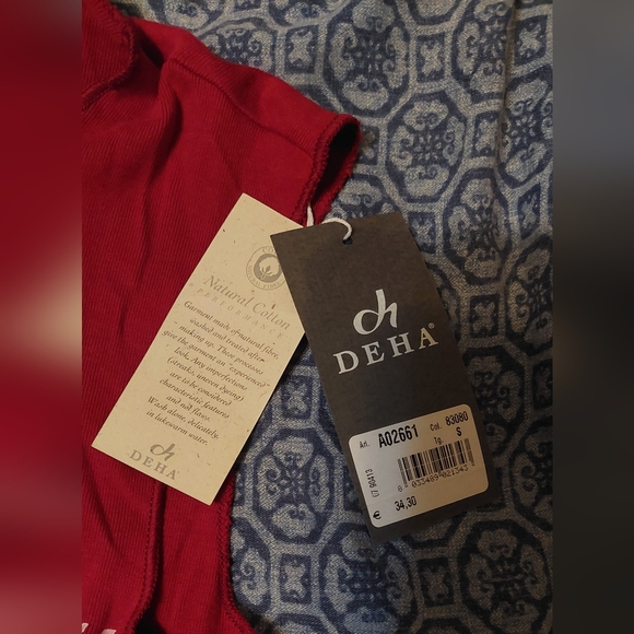 Top - Picture 2 of 3